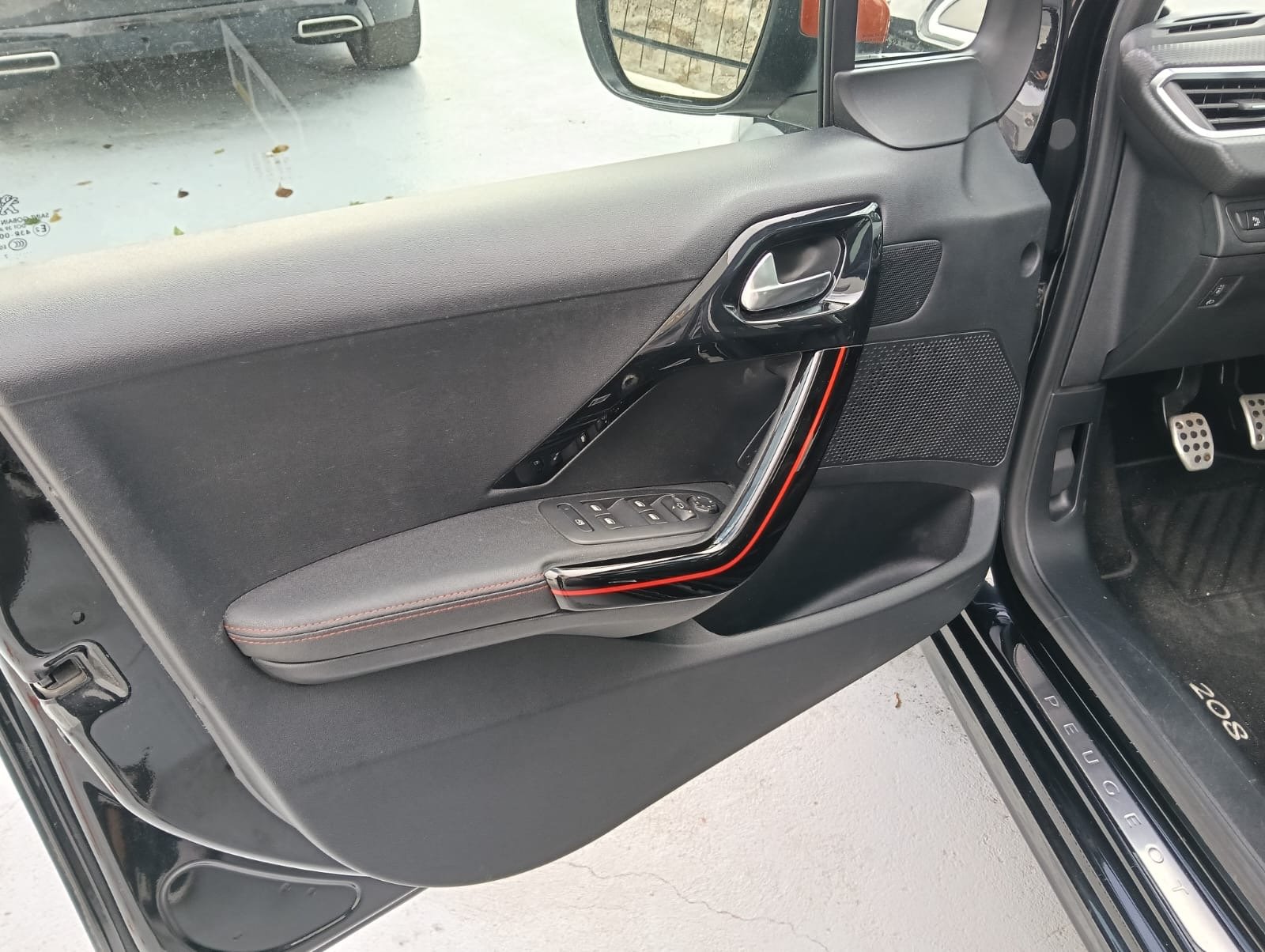 Peugeot 208 - imagem 11