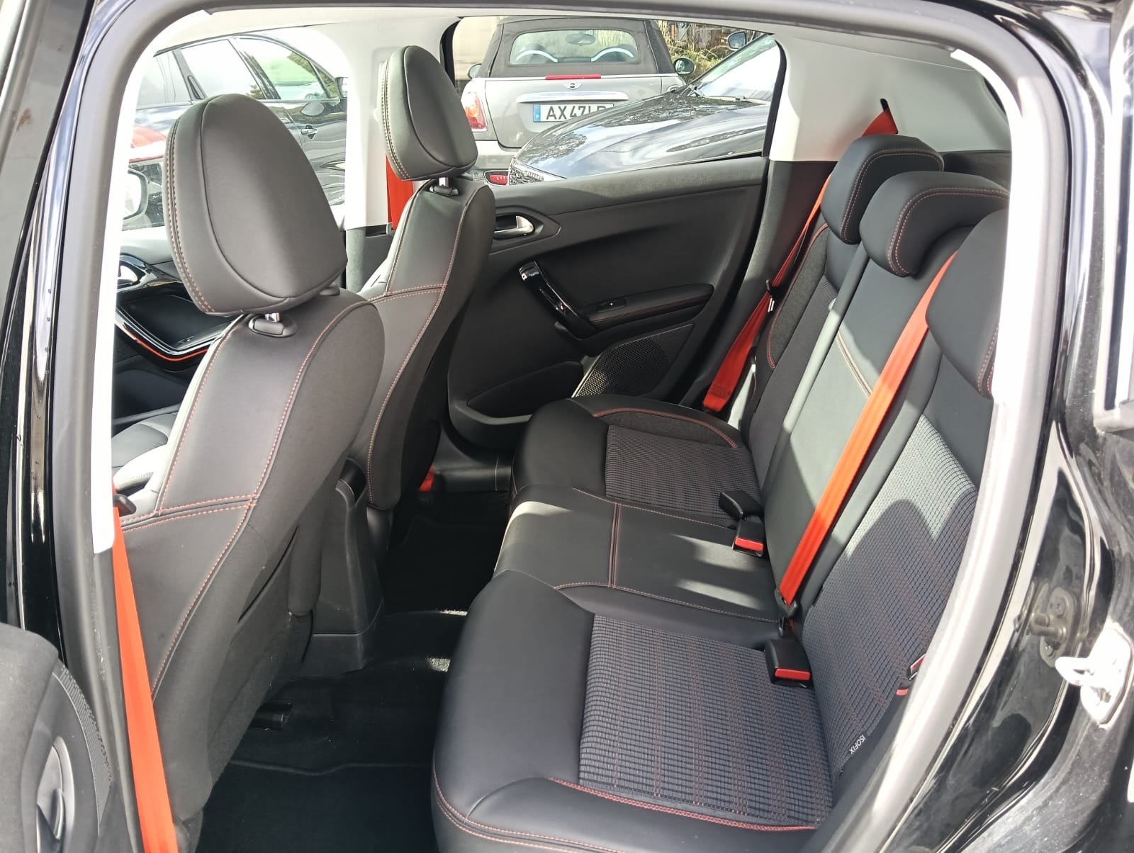 Peugeot 208 - imagem 15