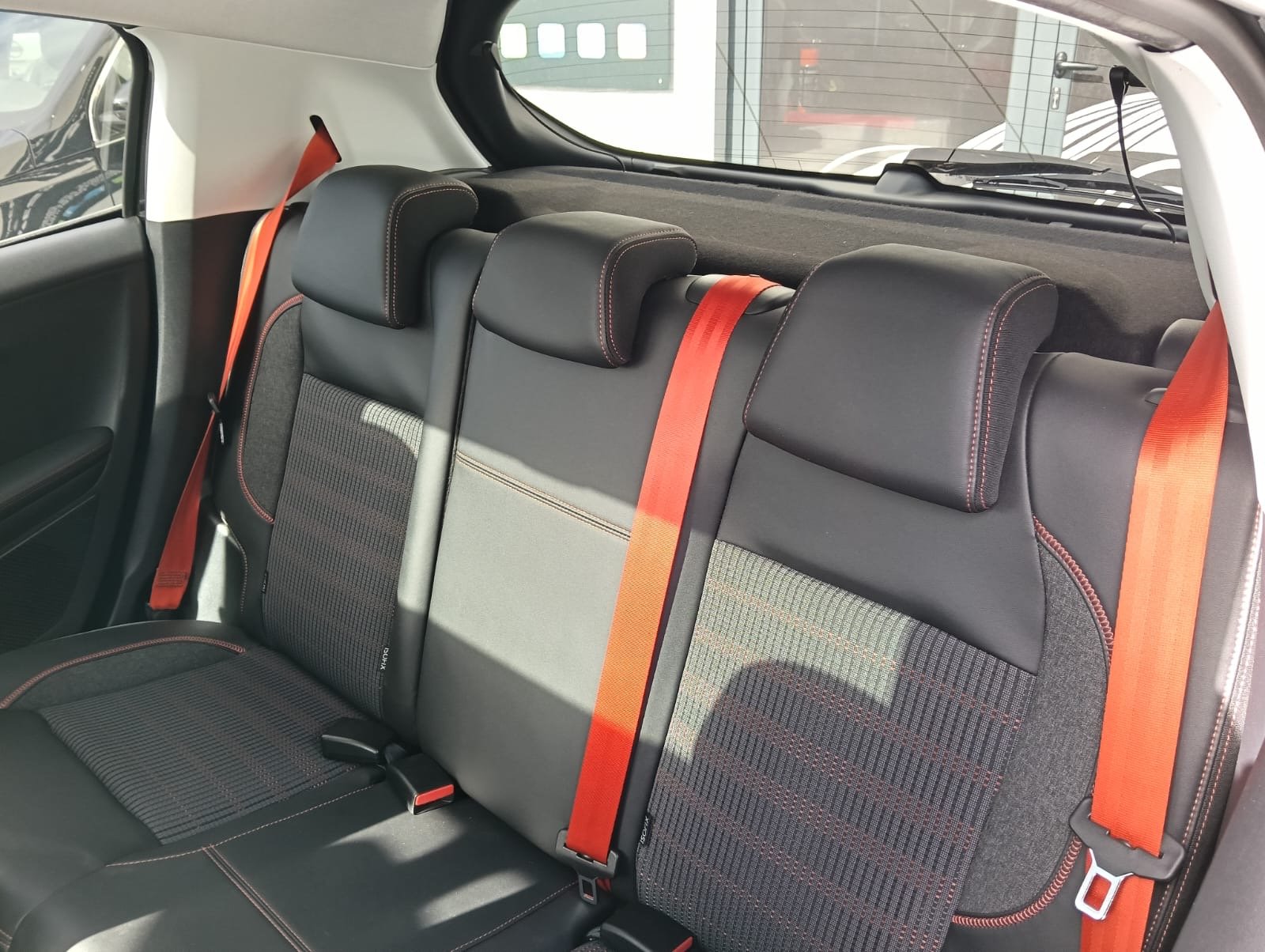 Peugeot 208 - imagem 18