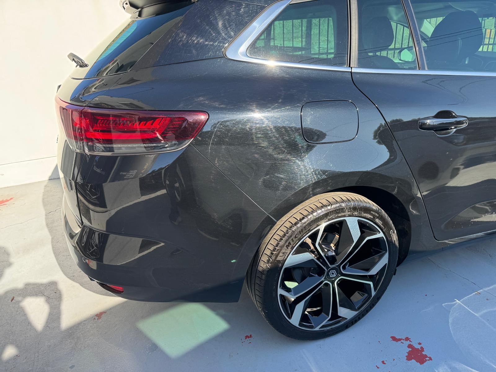 Renault Mégane Sport Tourer 1.5 Blue dCi Limited EDC - imagem 6