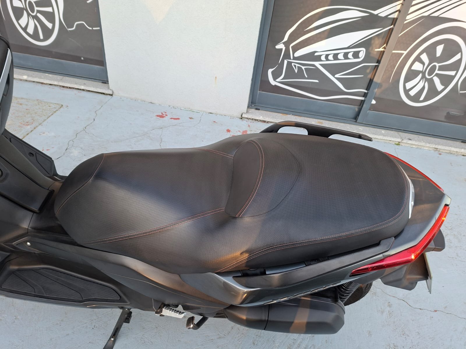 Yamaha X-Max - imagem 9